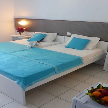 Blue Nest Hotel 3*