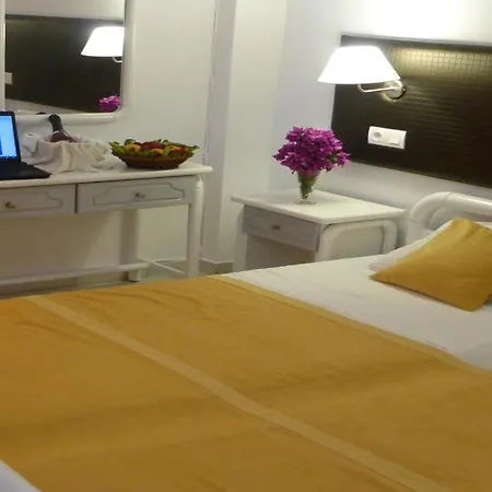 Blue Nest Hotel 3*