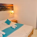 Blue Nest Hotel 3*