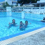 Blue Nest Hotel 3*