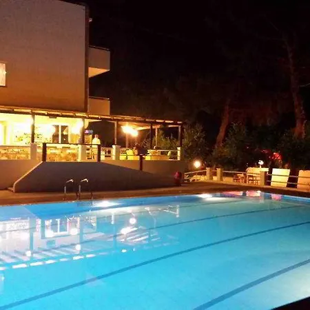 Blue Nest Hotel 3*