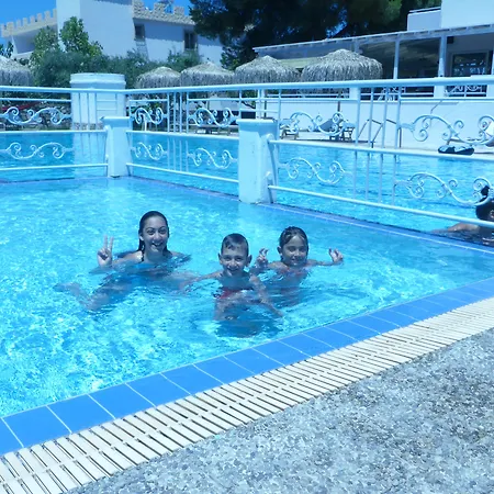 Blue Nest Hotel 3*