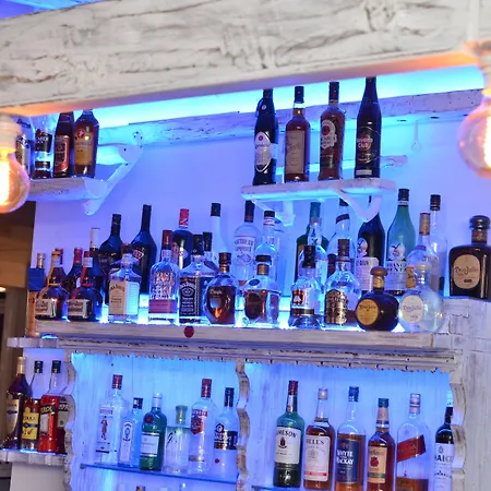 Blue Nest Hotel Tigaki