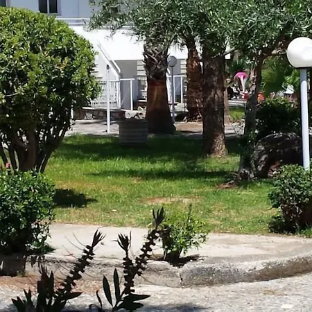 Blue Nest Hotel Tigaki