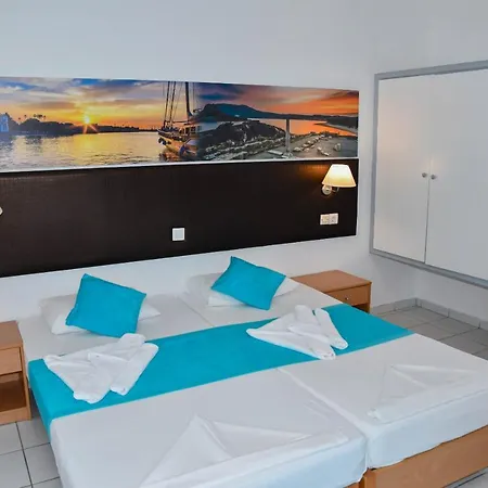 Отель Blue Nest 3*