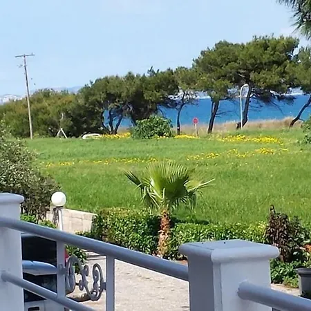 Blue Nest Отель Тигаки