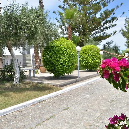 Отель Blue Nest 3*